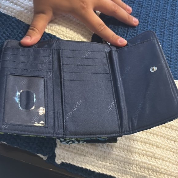 Vera Bradley wristlet/cluch - Picture 2 of 4